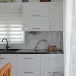 Kristal Apartman Ksamil