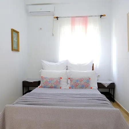 Kristal Apartment