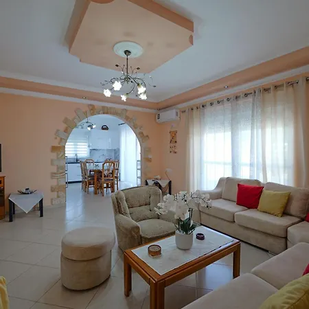 Kristal Apartment *